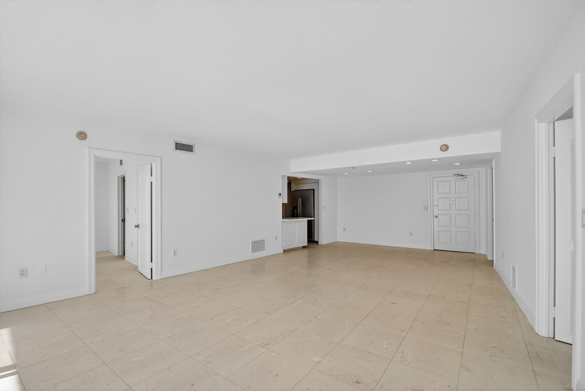 2780 South Ocean Boulevard, Unit 703 Palm Beach, FL 33480 - Photo 12 of 44 wide living to dining