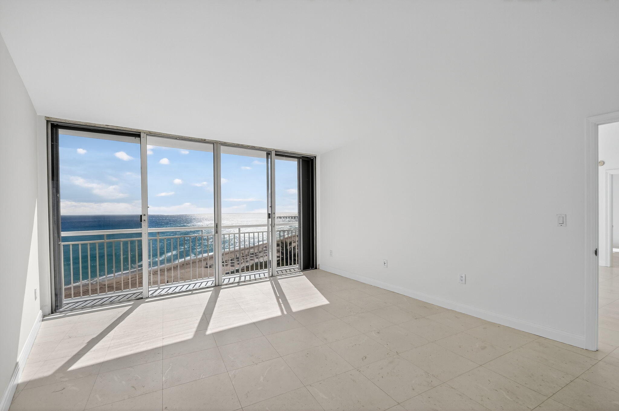 2780 South Ocean Boulevard, Unit 703 Palm Beach, FL 33480 - Photo 16 of 44 master 2