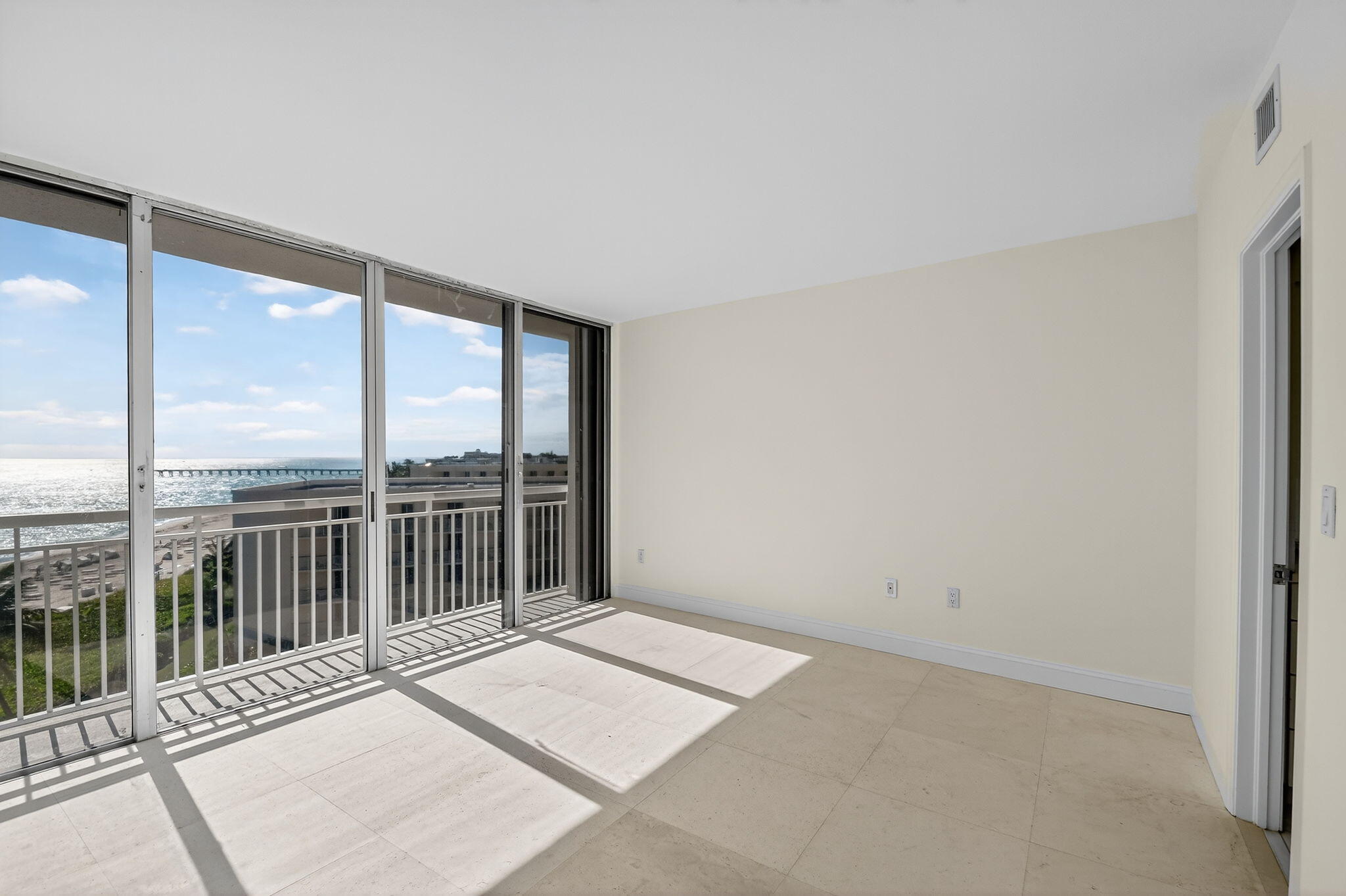 2780 South Ocean Boulevard, Unit 703 Palm Beach, FL 33480 - Photo 24 of 44 Guest