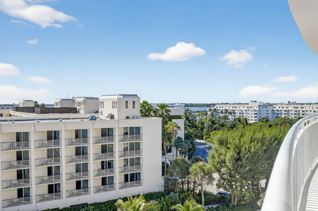 $1,300,000 | 2780 South Ocean Boulevard, Unit 703, Palm Beach, FL 33480