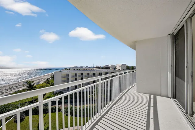 $1,300,000 | 2780 South Ocean Boulevard, Unit 703, Palm Beach, FL 33480