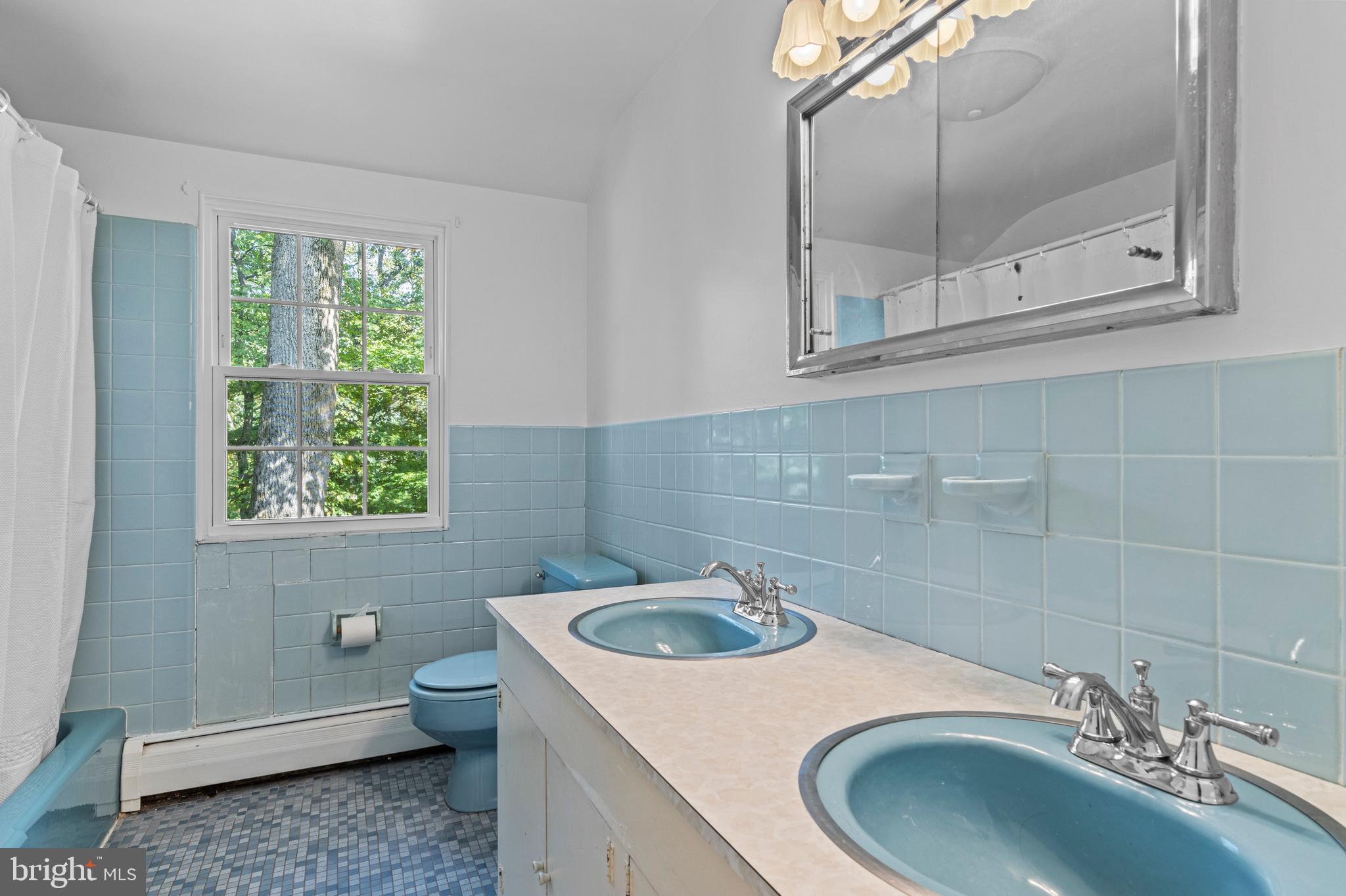 149 Vincent Road Paoli, PA 19301 - Photo 24 of 31 Hall Bathroom
