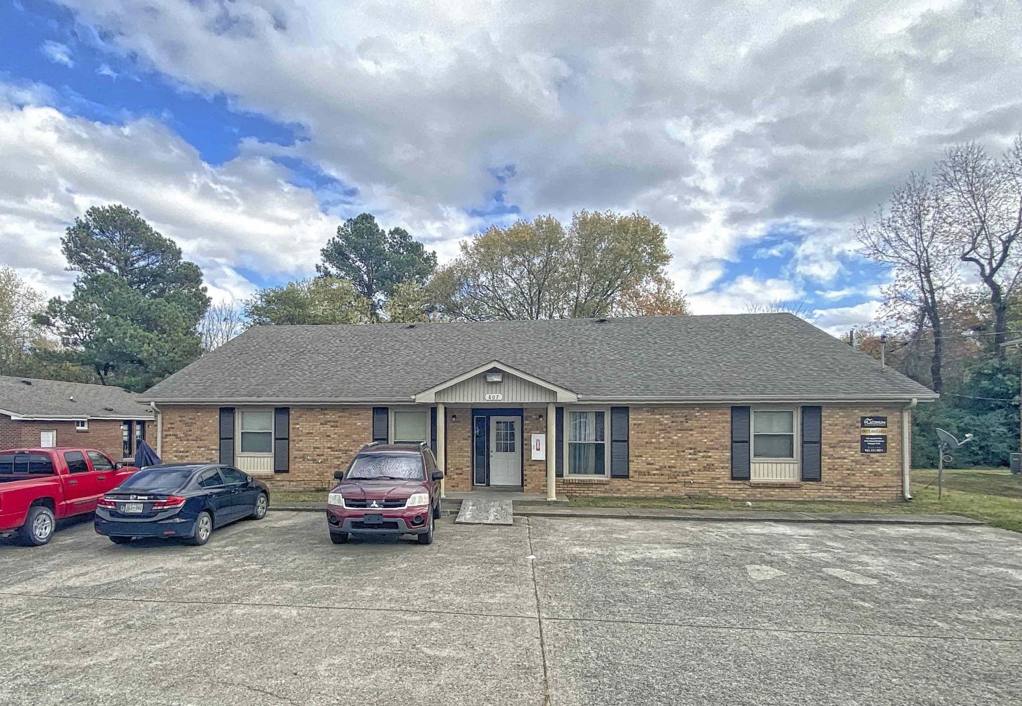 807 Golf View Place, Unit C Clarksville, TN 37043 - Photo 2 of 24 a car parked in front of a house