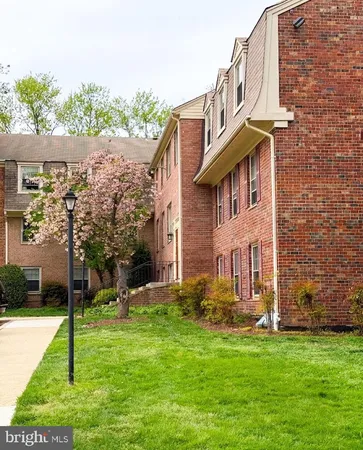 $2,095 | 6008 Westchester Park Drive, Unit T2, College Park, MD 20740