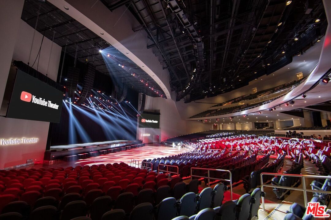 525 Daniel Freeman Circle Inglewood, CA 90301 - Photo 37 of 39 a view of an outdoor space