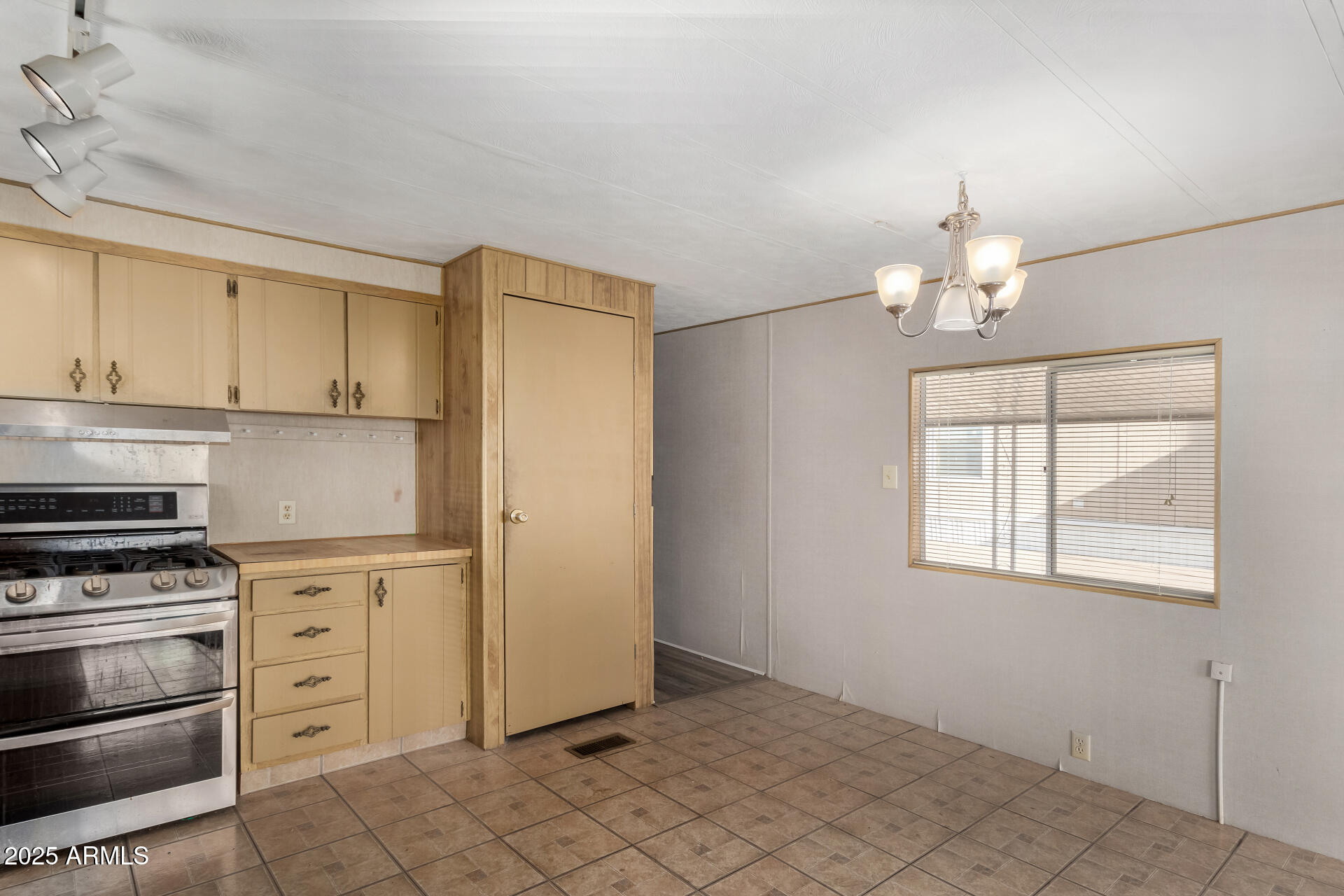 303 South Recker Road, Unit 141 Mesa, AZ 85206 - Photo 15 of 30 15 - Recker