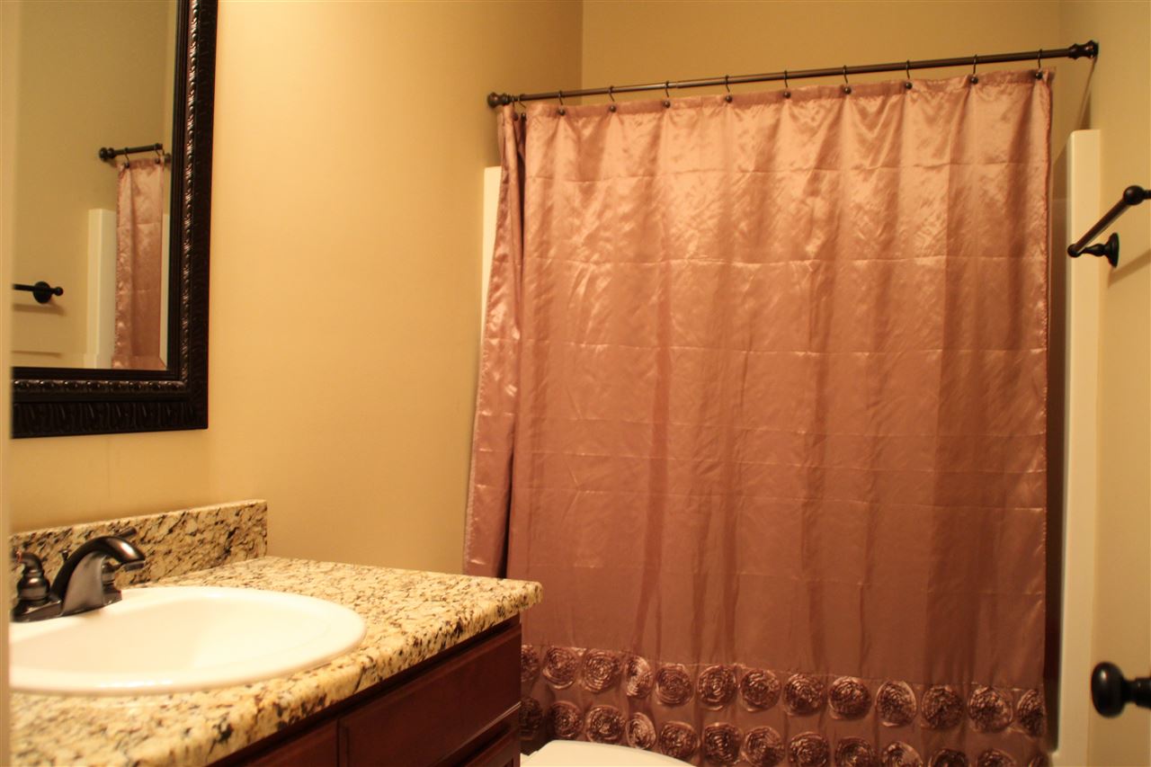 10331 Estia Street Daphne, AL 36526 - Photo 16 of 31 Guest Bath
