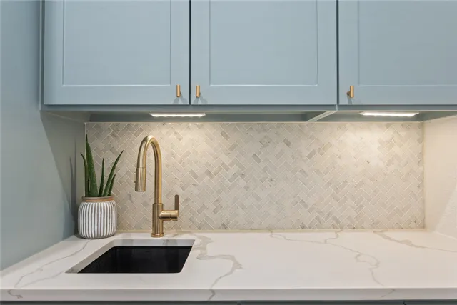 a close view of sink