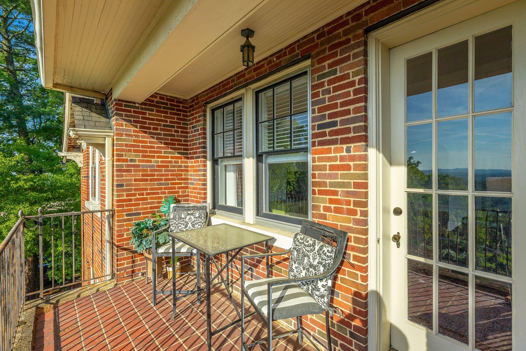 190 North Crest Road, Unit 10 Chattanooga, TN 37404 - Photo 17 of 26 Patio- Elizabeth