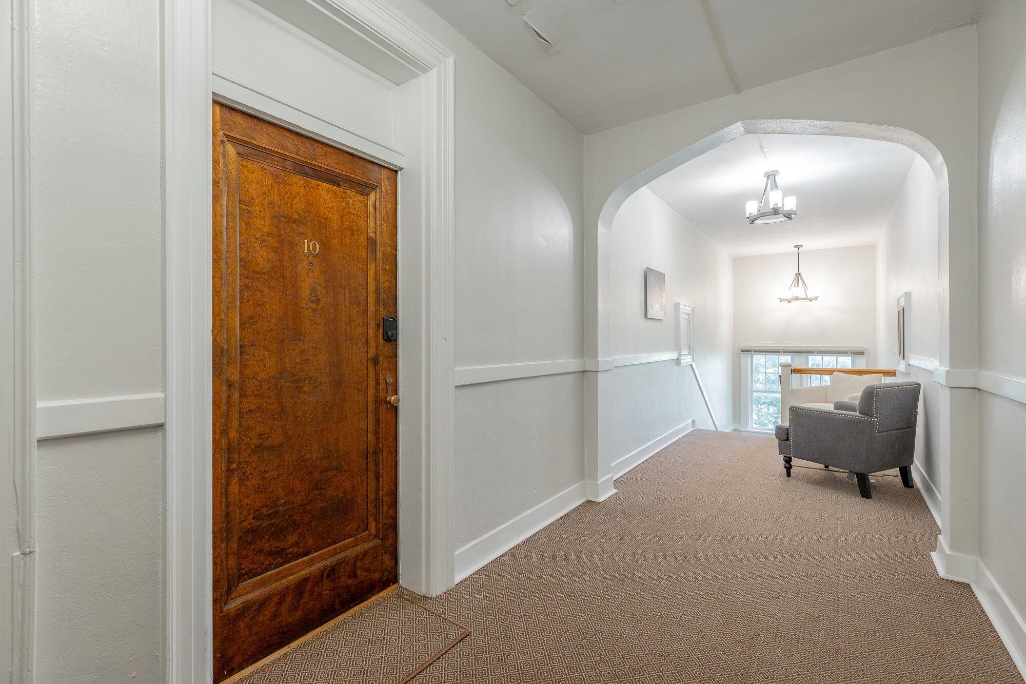 190 North Crest Road, Unit 10 Chattanooga, TN 37404 - Photo 19 of 26 3rd Floor Common Area- Elizabeth