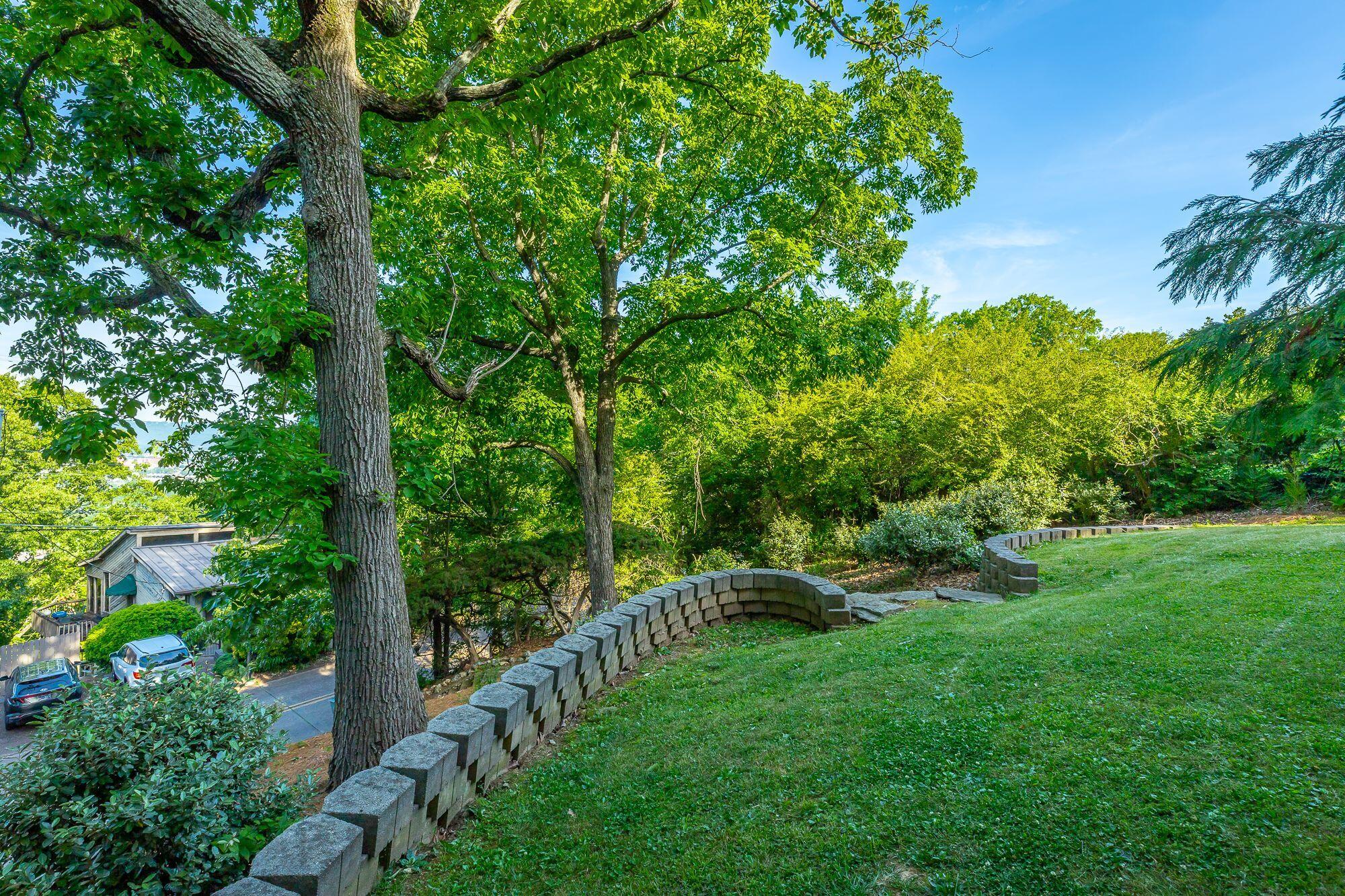 190 North Crest Road, Unit 10 Chattanooga, TN 37404 - Photo 23 of 26 Green Space- Elizabeth