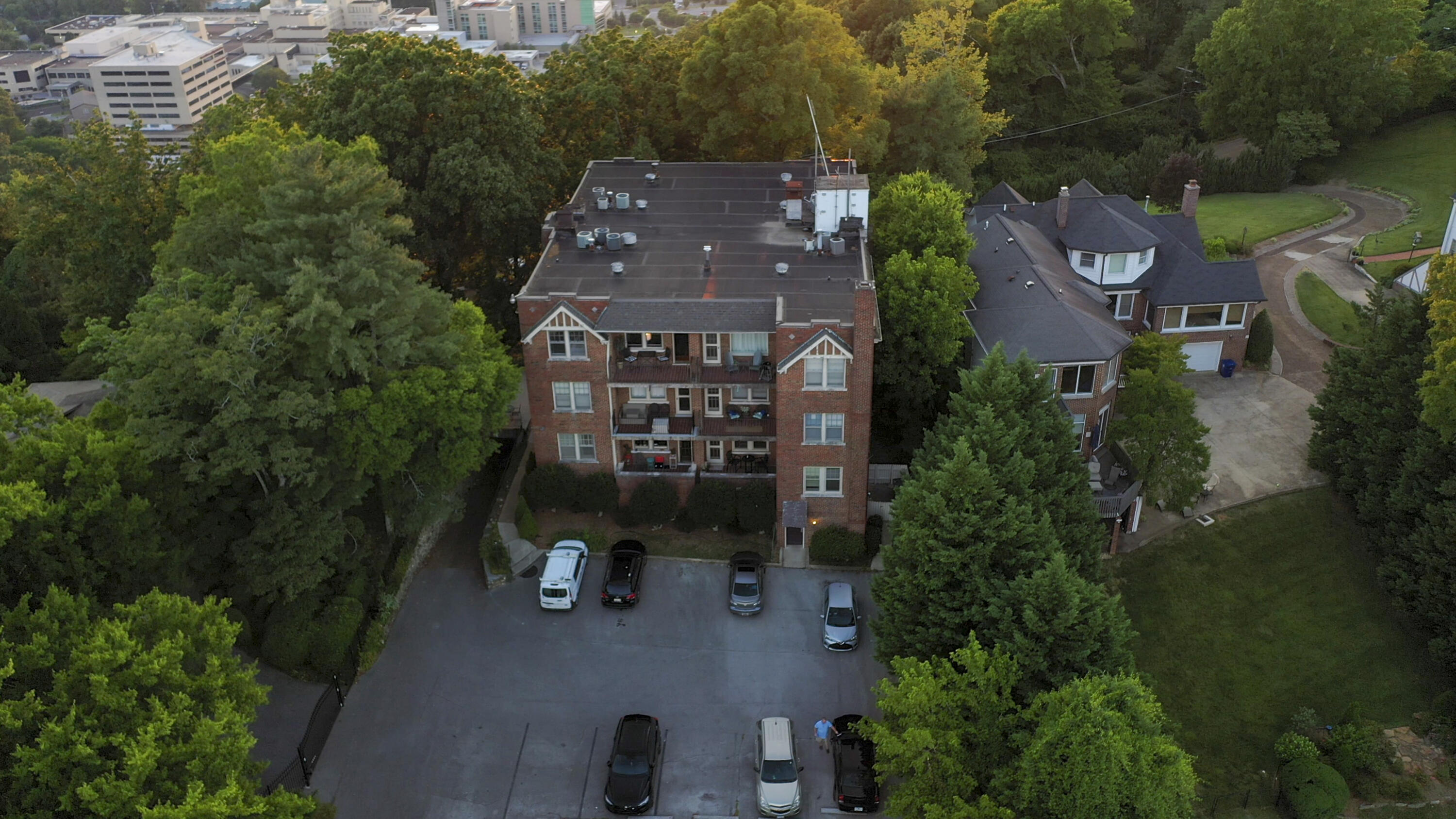 190 North Crest Road, Unit 10 Chattanooga, TN 37404 - Photo 26 of 26 Building Exterior/Parking Lot