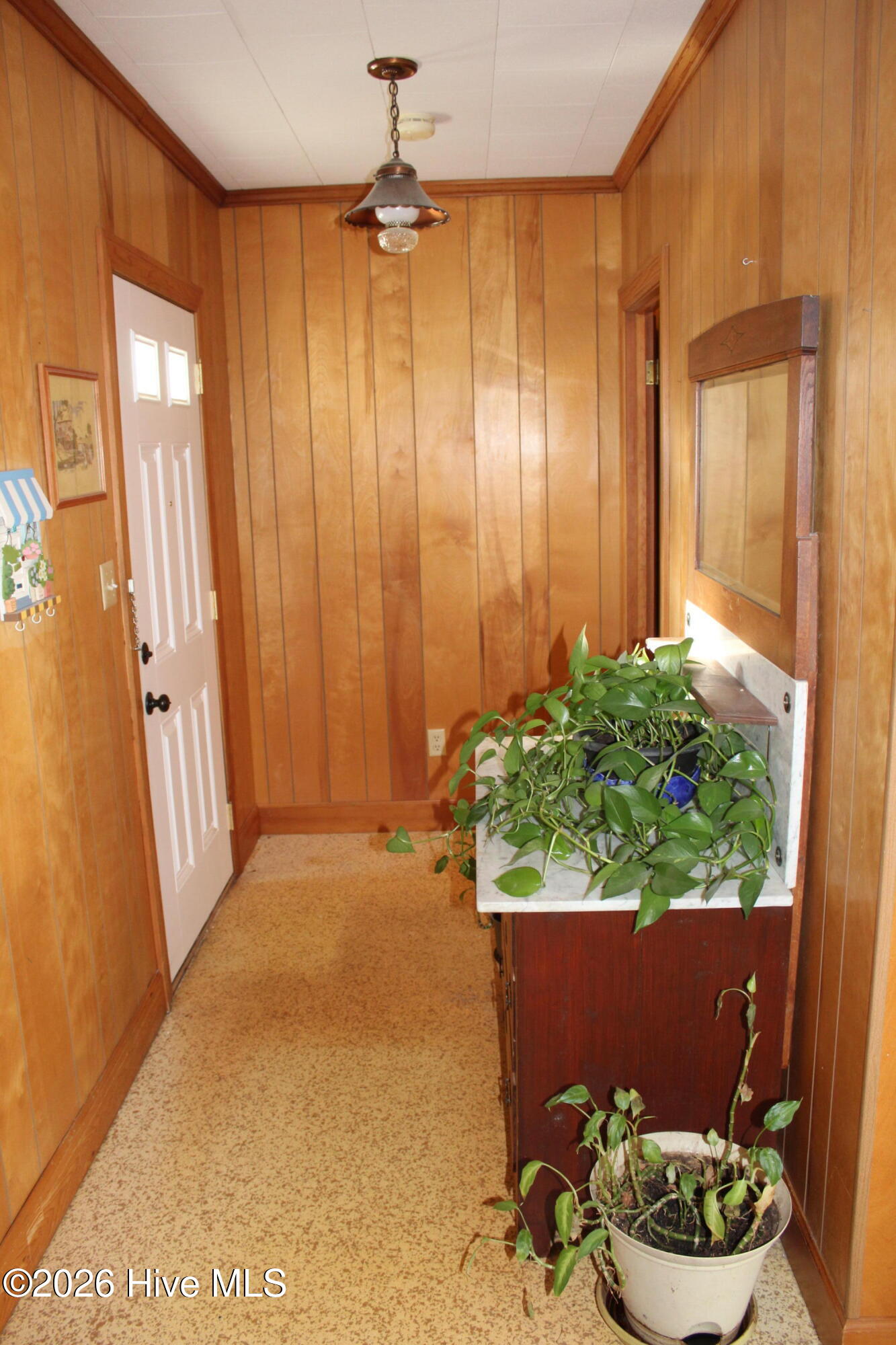 167 Lake Road Newport, NC 28570 - Photo 5 of 36 Foyer