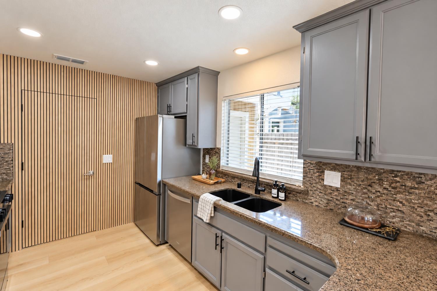4643 Shade Tree Way Antelope, CA 95843 - Photo 21 of 68 Gallery Image 21