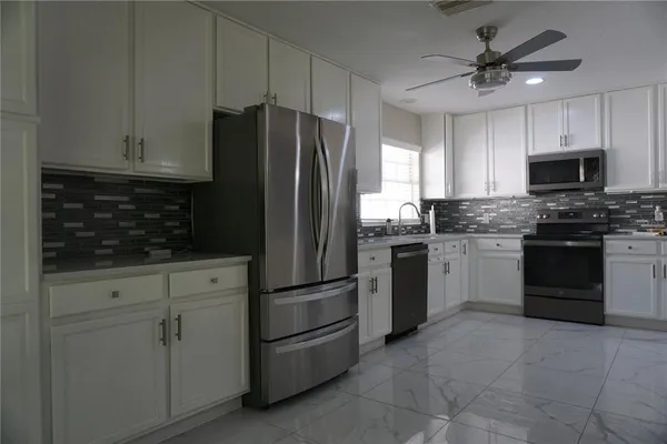$2,095 | 500 Vista Oaks Way, Davenport, FL 33837
