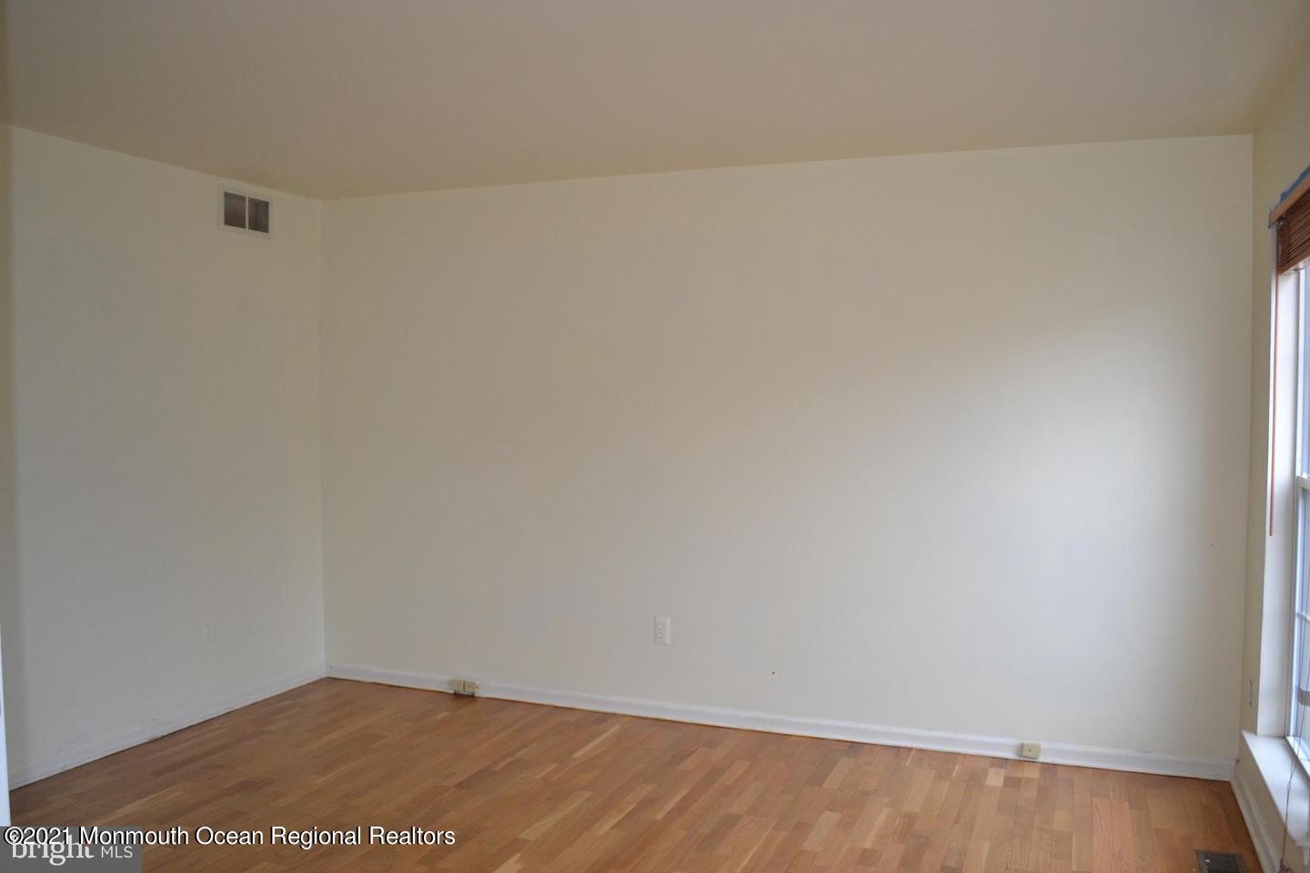 325 Leeward Road Manahawkin, NJ 08050 - Photo 11 of 35 11