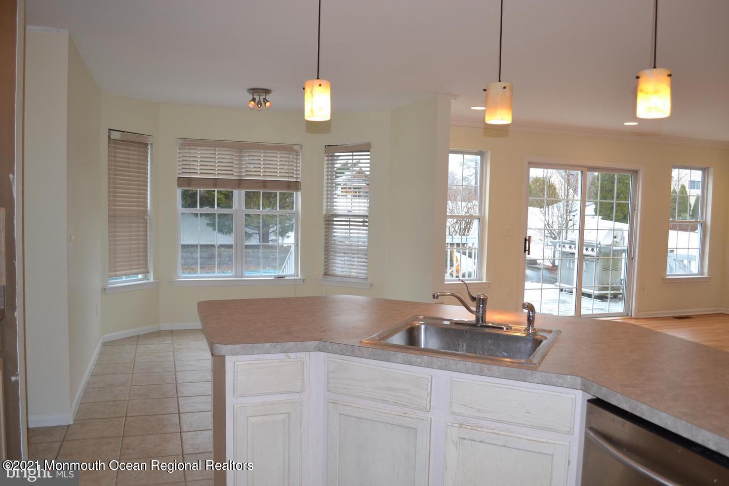 325 Leeward Road Manahawkin, NJ 08050 - Photo 4 of 35 4