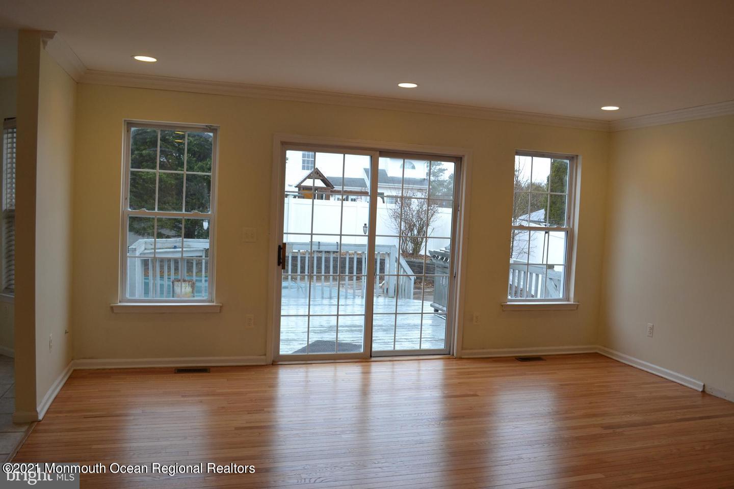 325 Leeward Road Manahawkin, NJ 08050 - Photo 10 of 35 10