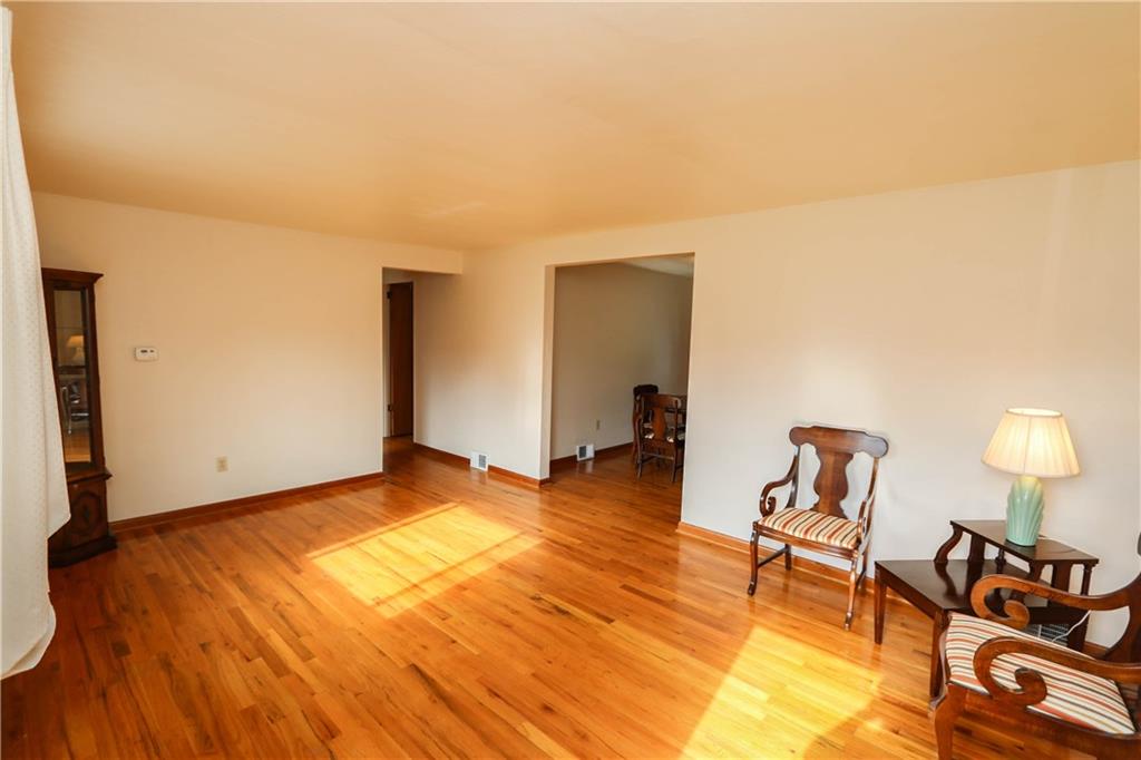 115 Flicker Drive McKees Rocks, PA 15136 - Photo 4 of 18 Gallery Image 4