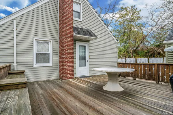 $724,999 | 1760 Slocum Street, Hewlett, NY 11557