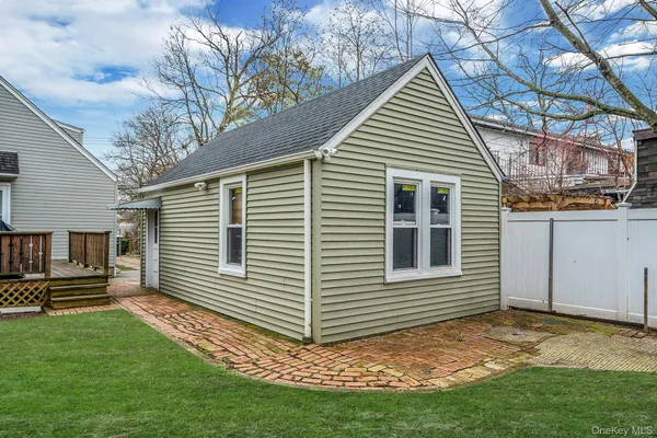 $724,999 | 1760 Slocum Street, Hewlett, NY 11557