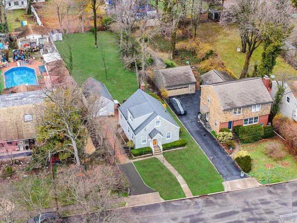 $724,999 | 1760 Slocum Street, Hewlett, NY 11557