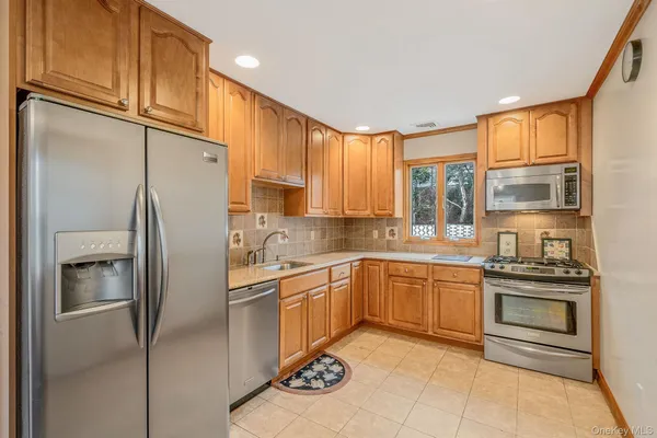 $724,999 | 1760 Slocum Street, Hewlett, NY 11557