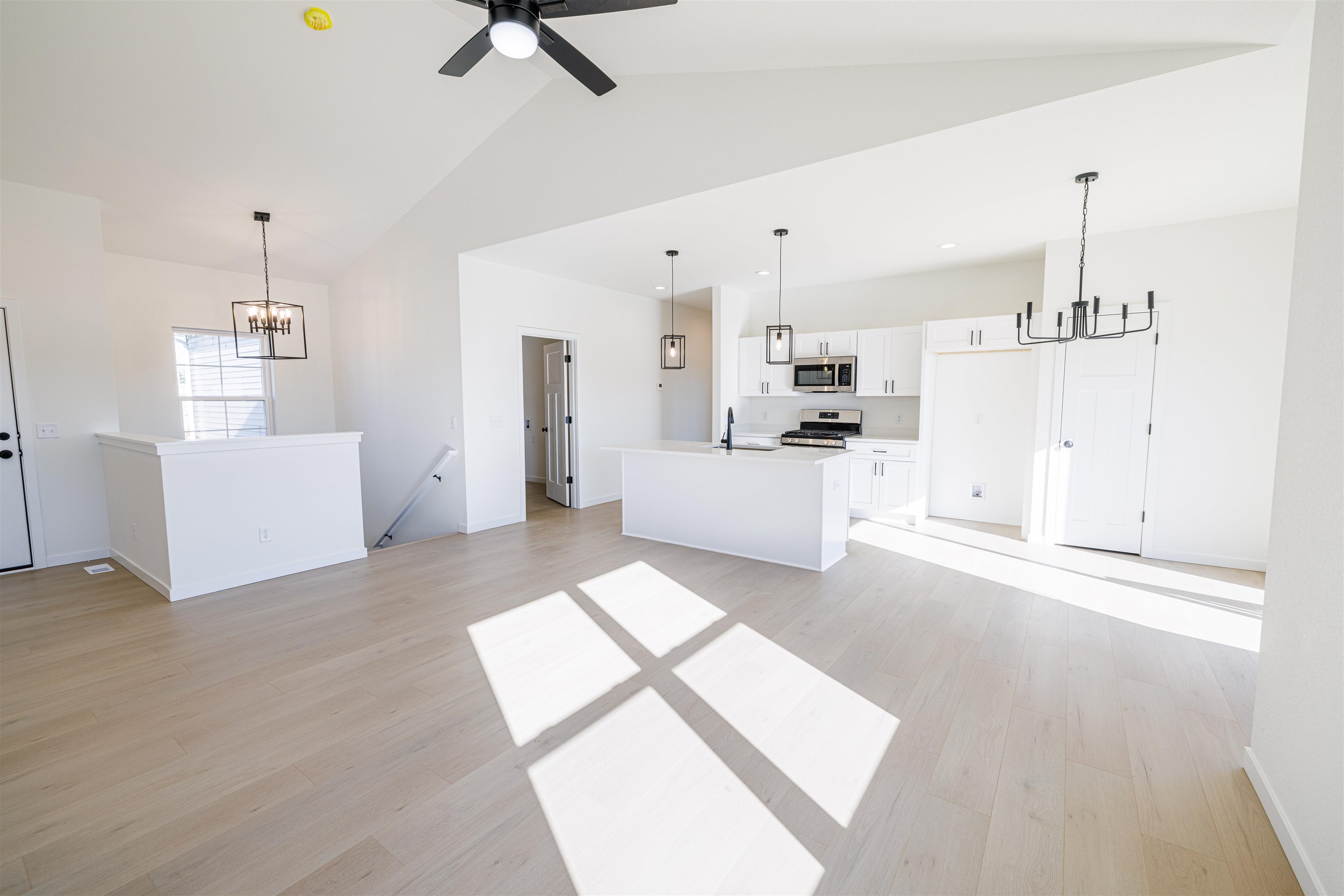 1702 Kyle Beloit, WI 53511 - Photo 7 of 23