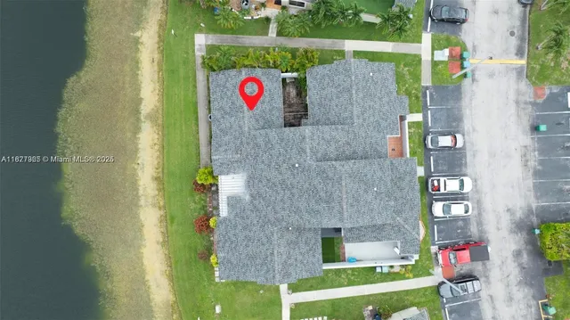 a view of an outdoor space