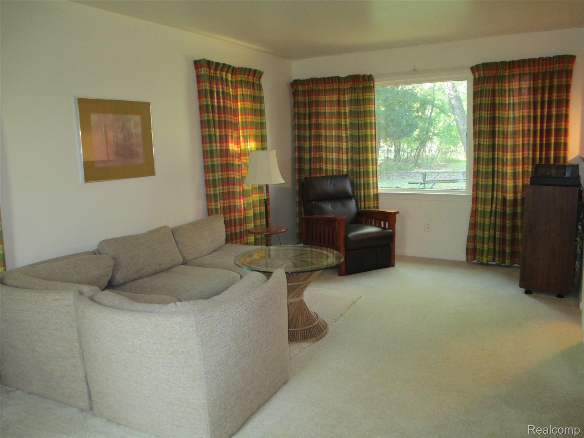 22535 Beech Road Southfield, MI 48033 - Photo 23 of 32 IMG_3146.JPG