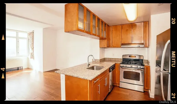 $3,380 | 40-28 College Point Boulevard, Unit 810 | Flushing