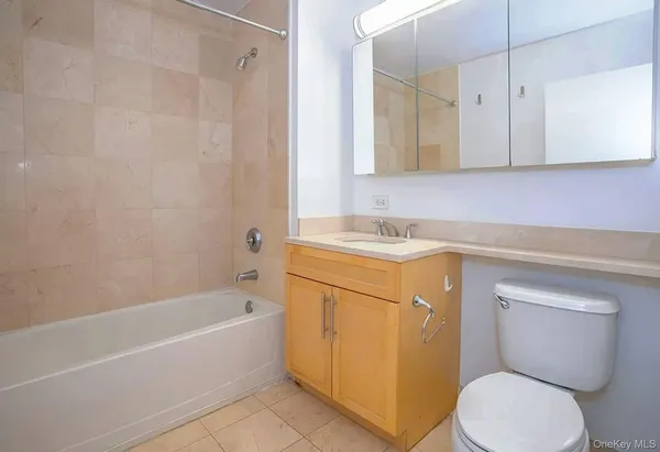 $3,380 | 40-28 College Point Boulevard, Unit 810 | Flushing