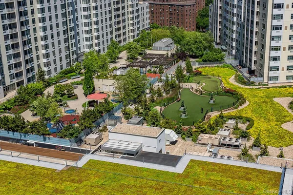 $3,380 | 40-28 College Point Boulevard, Unit 810 | Flushing