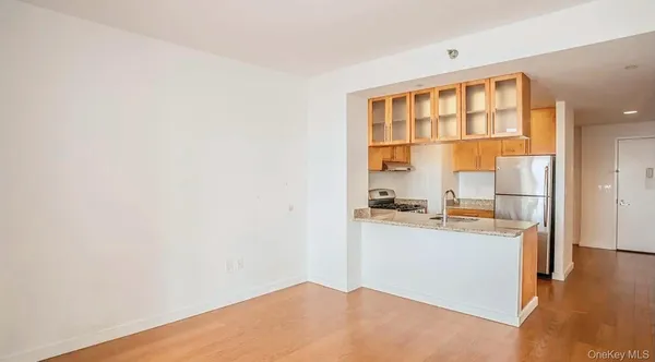 $3,380 | 40-28 College Point Boulevard, Unit 810 | Flushing