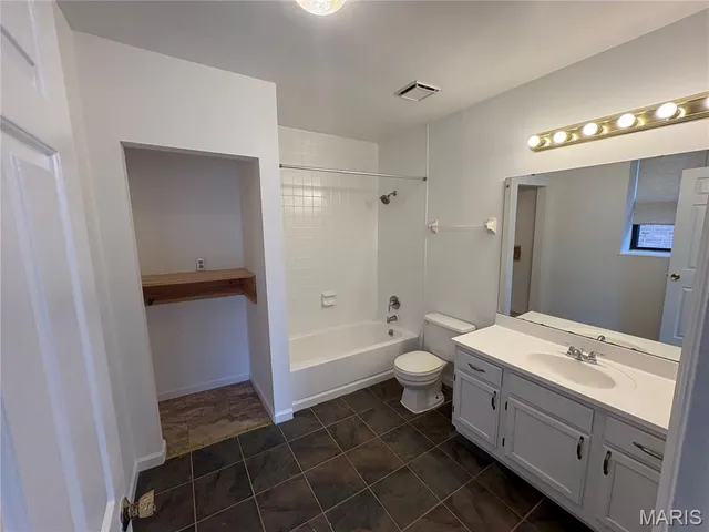 $1,995 | 4390 McPherson Avenue, St. Louis, MO 63108