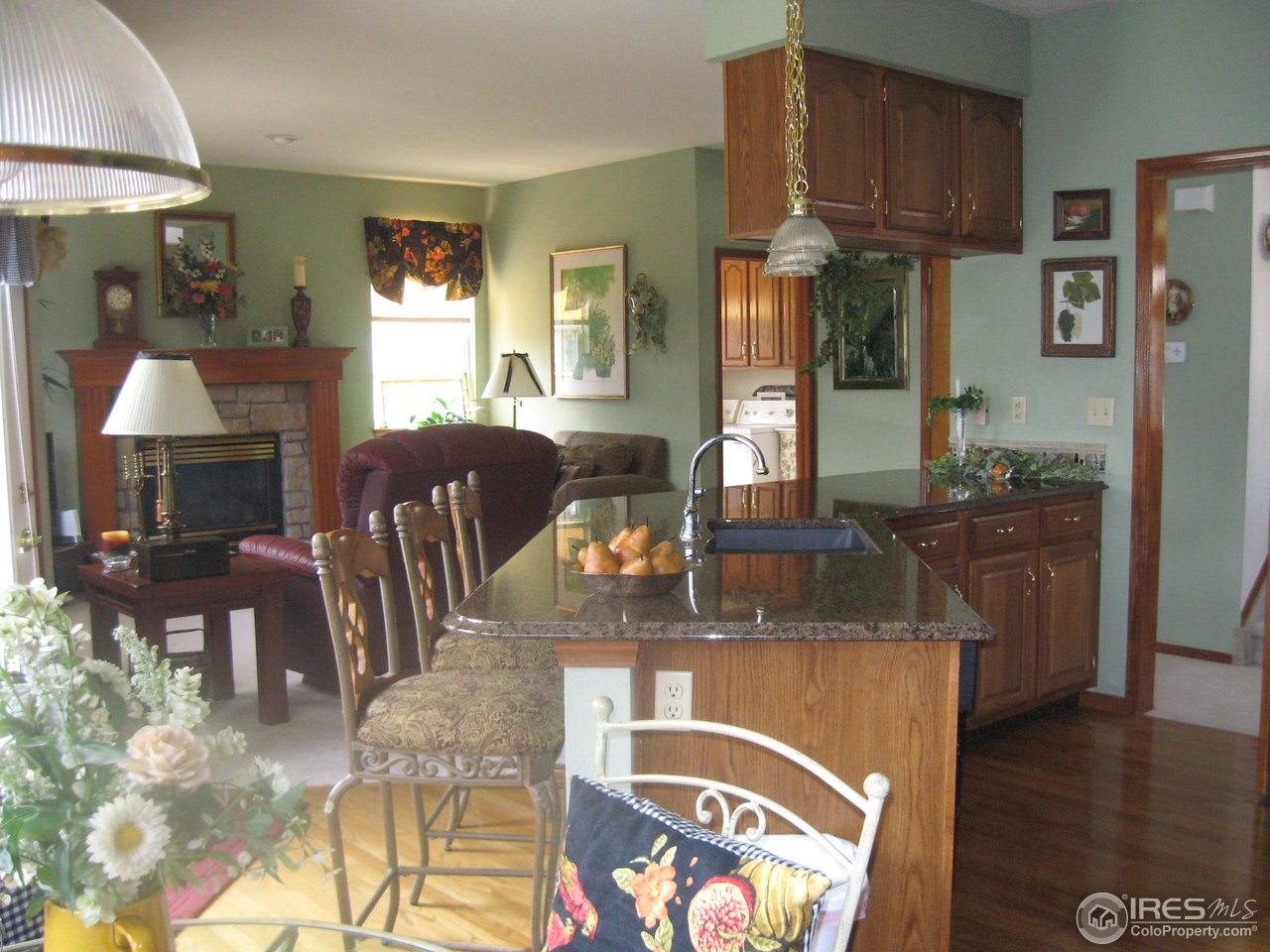 637 Rider Ridge Drive Longmont, CO 80504 - Photo 7 of 23 kitchen/FR