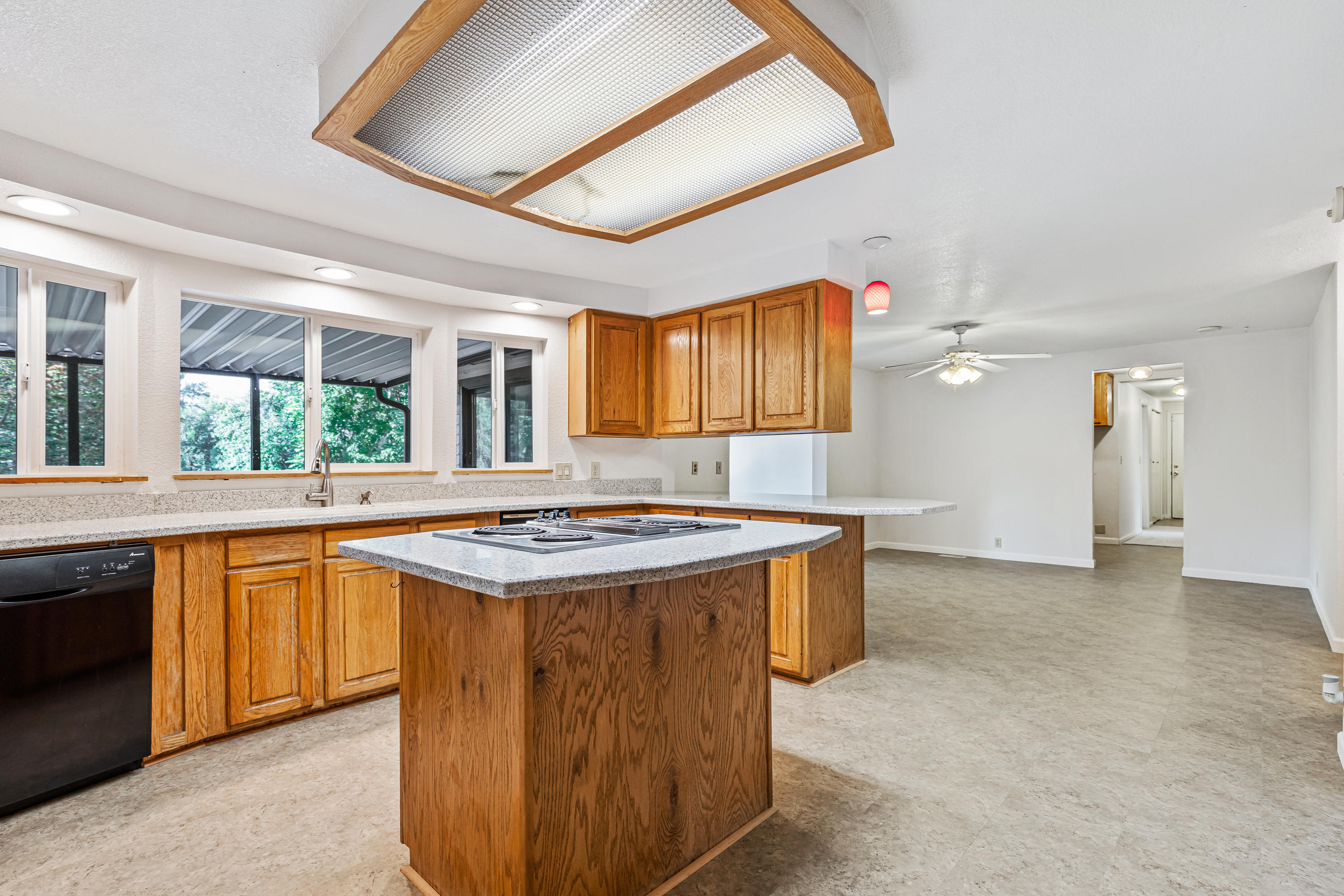 6745 North Applegate Road Grants Pass, OR 97527 - Photo 24 of 82 9R9A9319