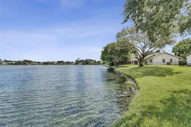 $6,000 | 10225 Southwest 20th Street, Unit 102225, Davie, FL 33324