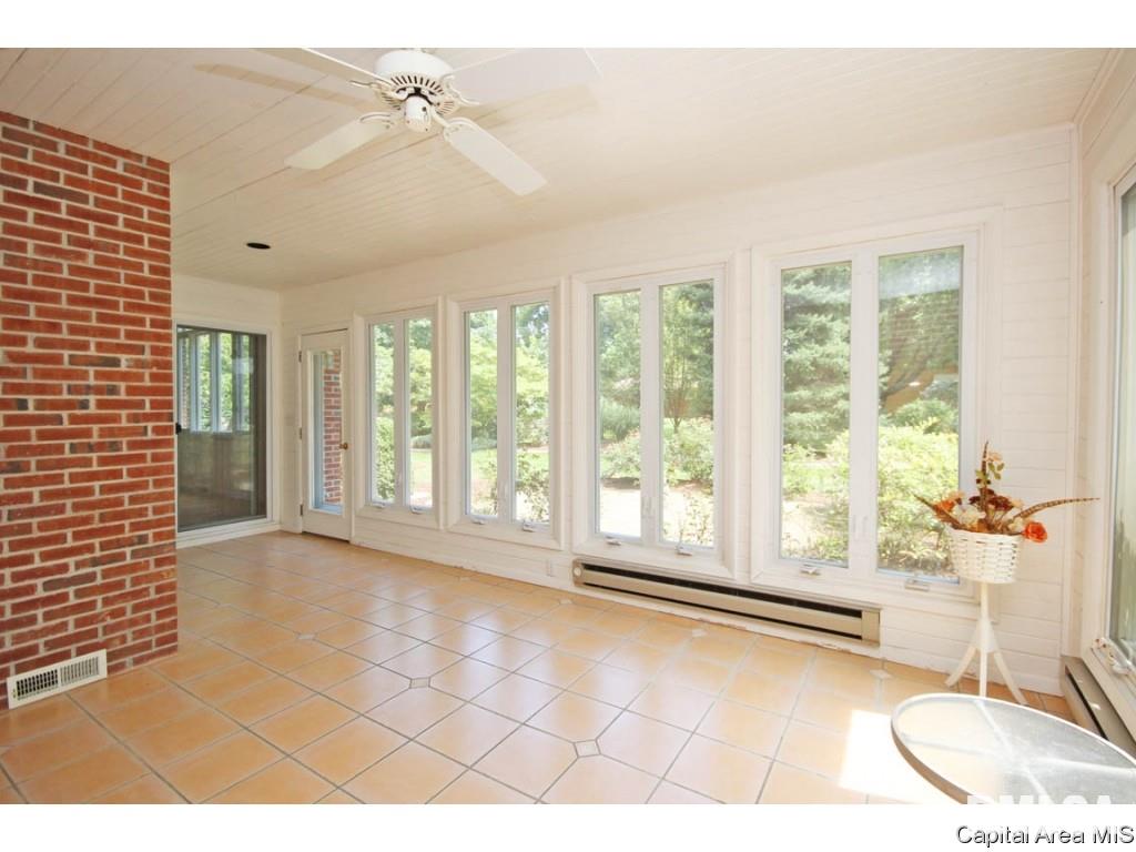 2304 Sylvan Road Springfield, IL 62704 - Photo 11 of 36 Gallery Image 11