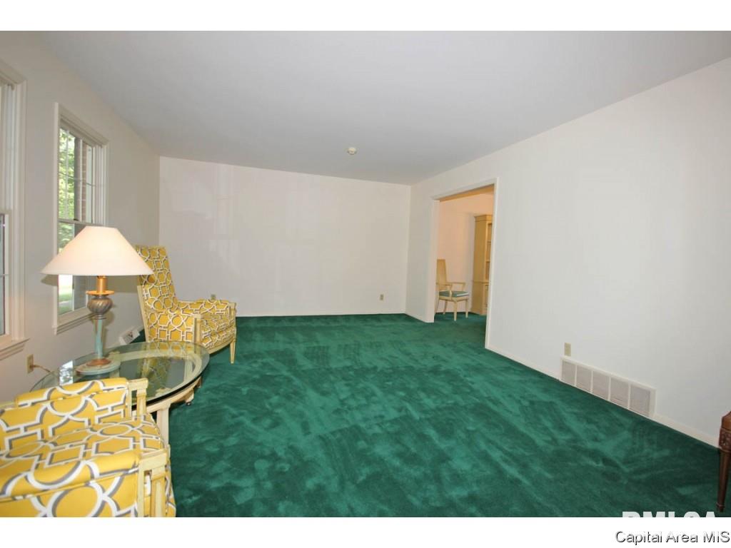 2304 Sylvan Road Springfield, IL 62704 - Photo 15 of 36 Gallery Image 15