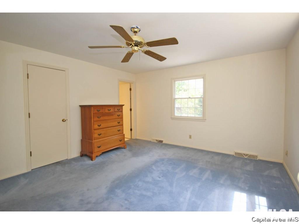 2304 Sylvan Road Springfield, IL 62704 - Photo 18 of 36 Gallery Image 18