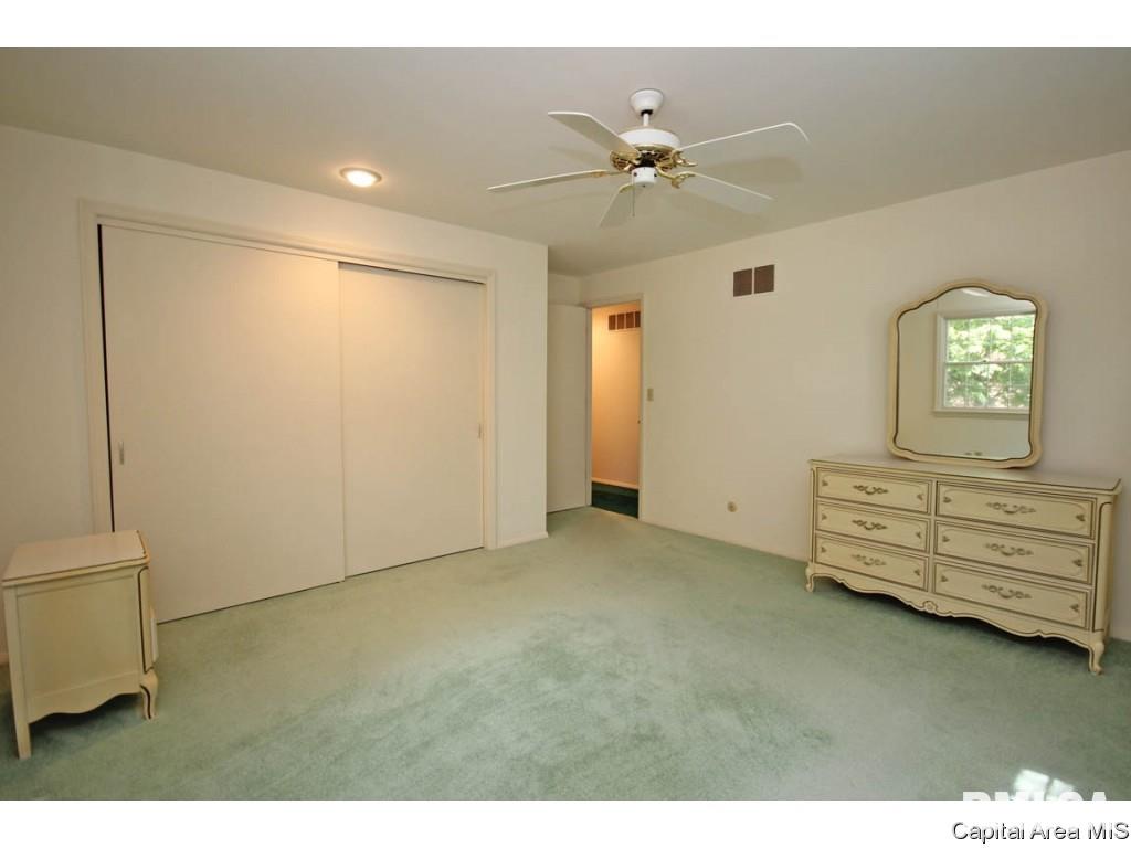 2304 Sylvan Road Springfield, IL 62704 - Photo 20 of 36 Gallery Image 20