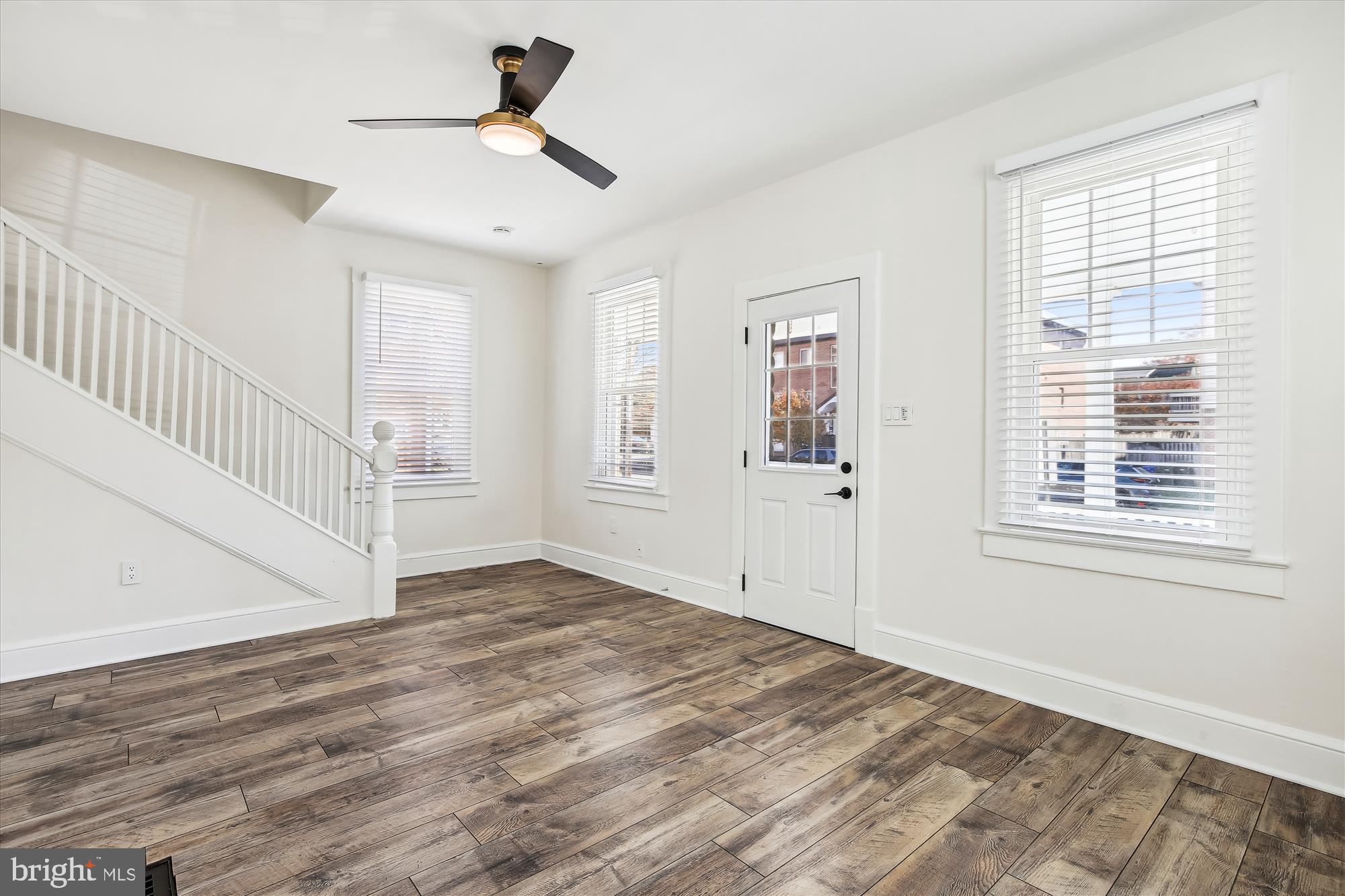 3107 9th Road North Arlington, VA 22201 - Photo 10 of 34 a view of an empty room with a window