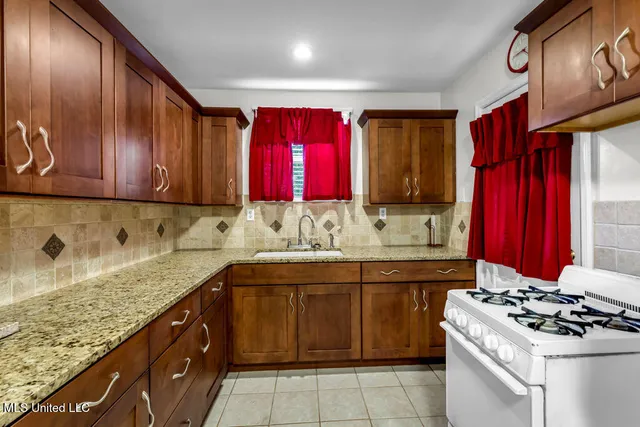 $239,900 | 7650 Lexington Drive, Biloxi, MS 39532