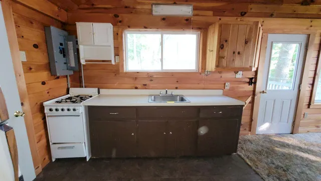 $289,000 | 7-9 Crane Lane, Madison, ME 04950