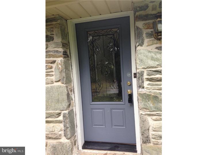 660 Holland Road Southampton, PA 18966 - Photo 3 of 21 Exterior Front