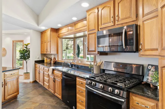 $700,000 | 1701 Baywood Lane, Mound, MN 55364