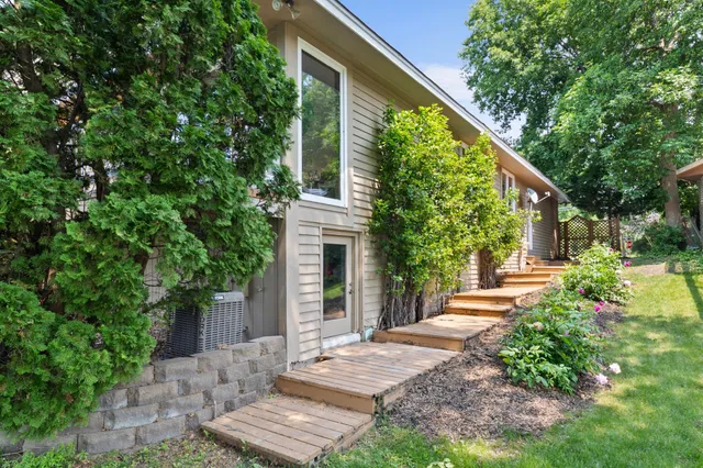 $700,000 | 1701 Baywood Lane, Mound, MN 55364