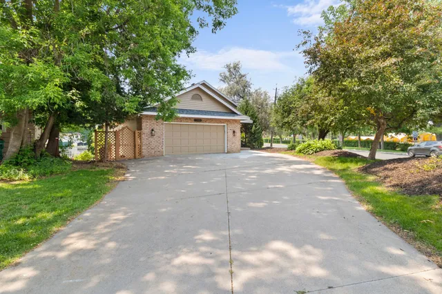 $700,000 | 1701 Baywood Lane, Mound, MN 55364