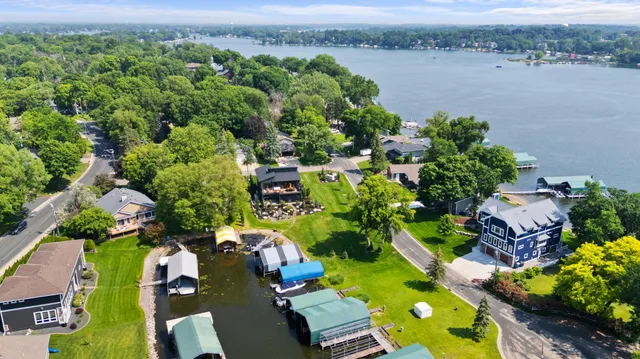 $700,000 | 1701 Baywood Lane, Mound, MN 55364